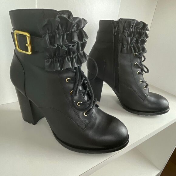 Betsey Johnson Alleexis Leather Lace Up Ankle Boots 7.5 Black - Picture 1 of 11